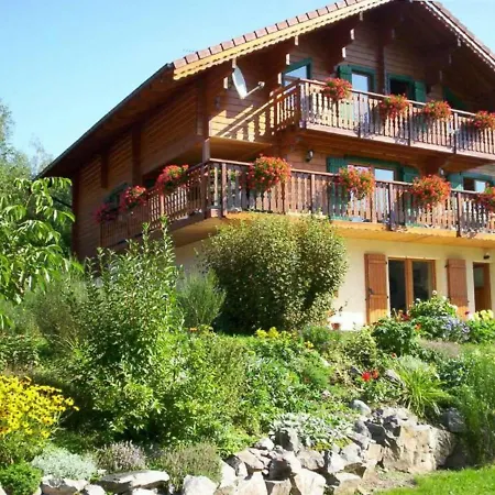 Gite A Avec Terrasse Et Vue Montagne - Fr-1-589-62 度假居