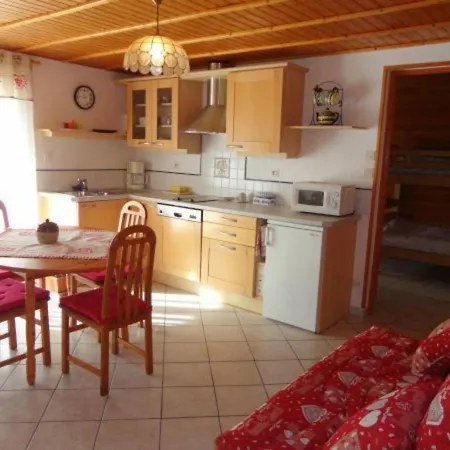 度假居 Gite A Avec Terrasse Et Vue Montagne - Fr-1-589-62