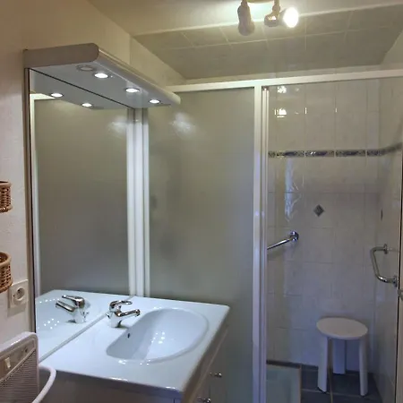 Gite A Avec Terrasse Et Vue Montagne - Fr-1-589-62